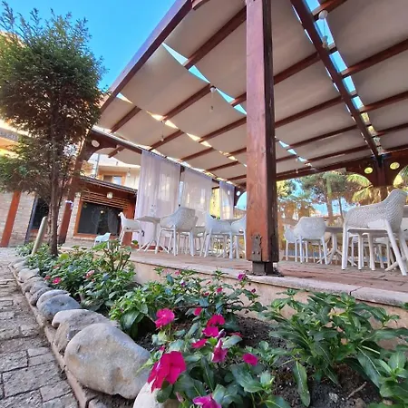 Danis 4* Golem (Tirana)