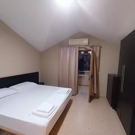 Otel Danis Golem (Tirana)