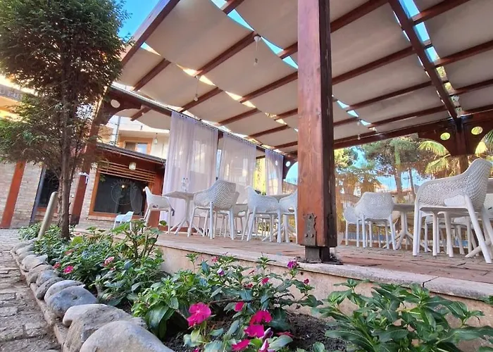 Danis 4* Golem (Tirana)