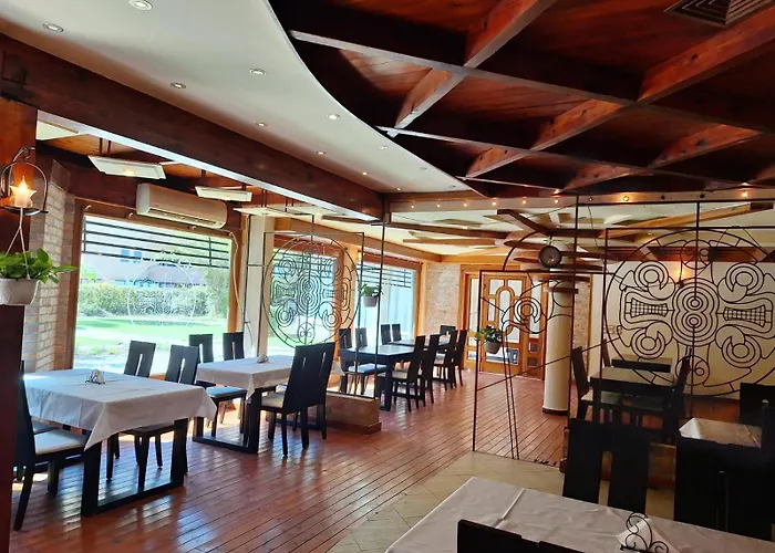 Danis 4* Golem (Tirana)