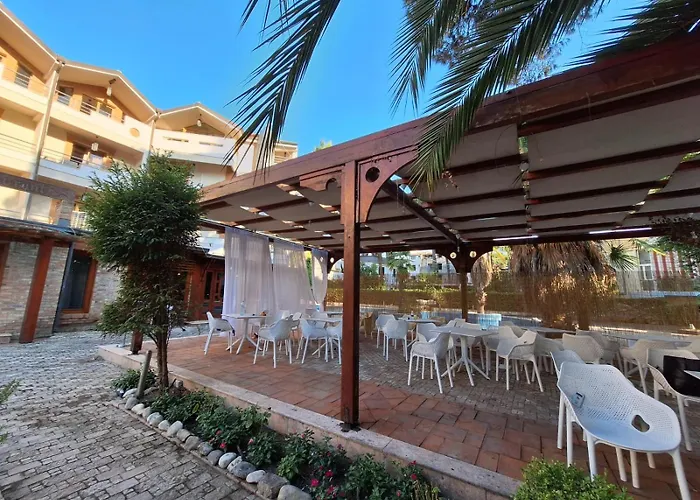 Hotel Danis 4*