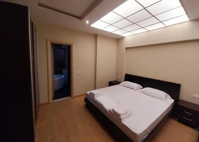 Danis Hotel Golem (Tirana)