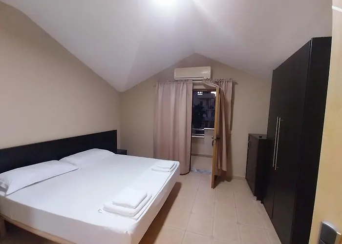 Hotel Danis Golem (Tirana)