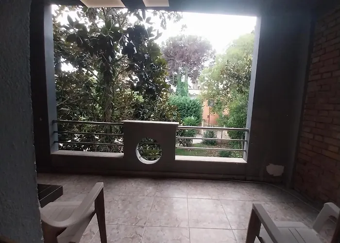 Danis Hotel Golem (Tirana)