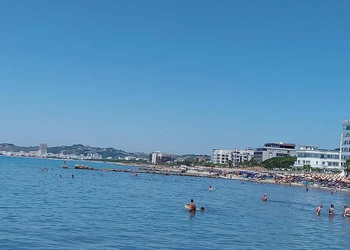 Danis Hotel Golem (Tirana)