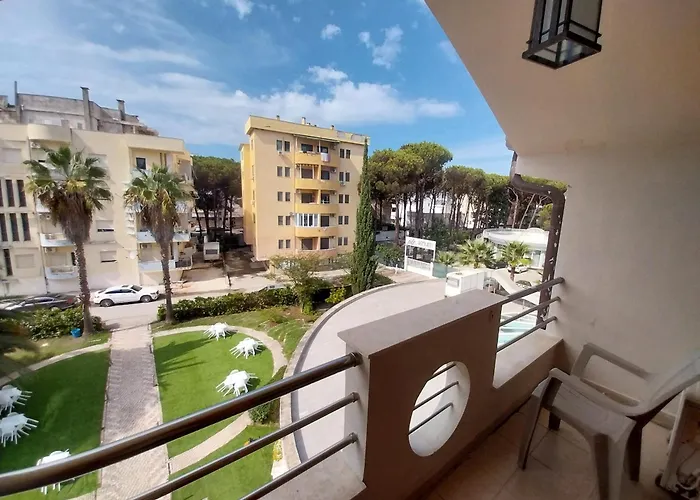 Hotel Danis Golem (Tirana)