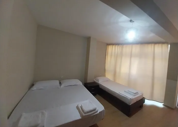 Danis Hotel Golem (Tirana)