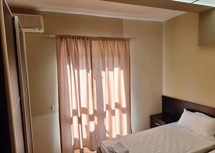 Hotel Danis Golem (Tirana)